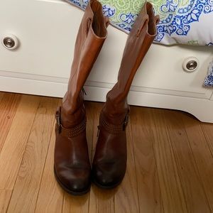 Jessica Simpson riding boots
